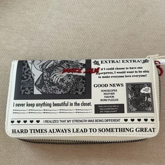 Betsey Johnson White and Black Newspaper wristlet wallet - Picture 9 of 10